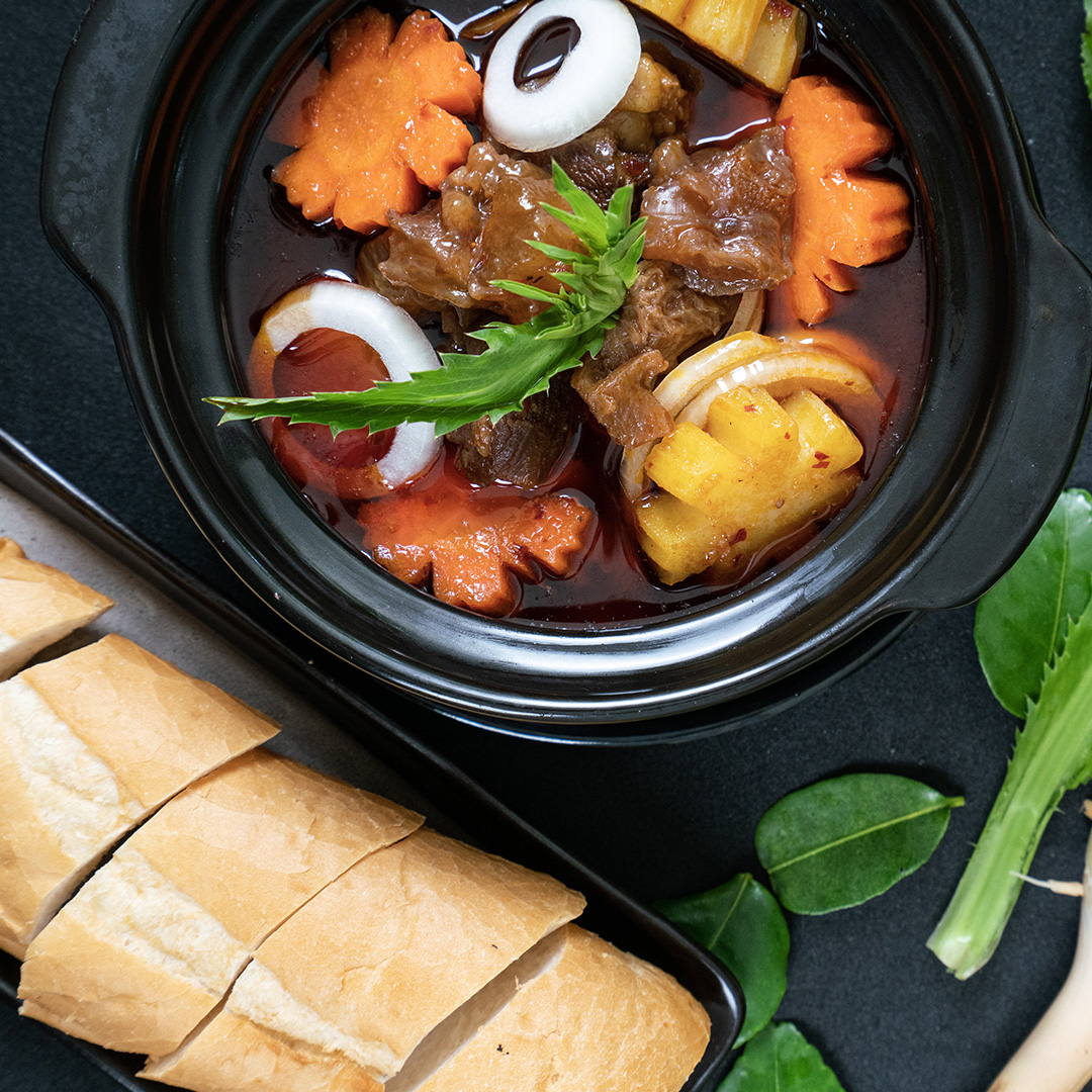 Braised beef with bread